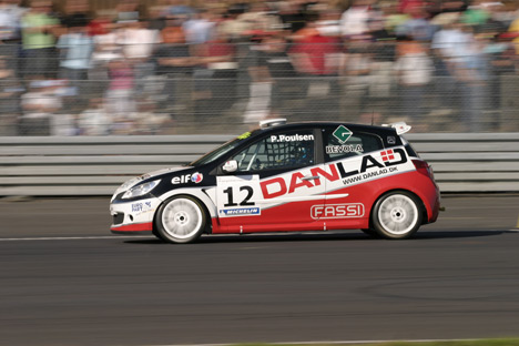 Per Poulsen er suveræn i årets Renault Clio Cup.